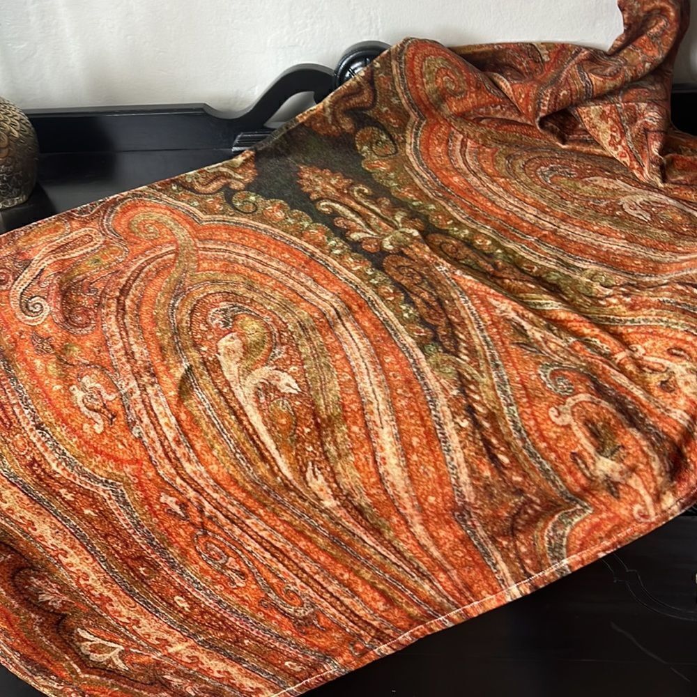 Pottery Barn Digital Print Table Throw - Picture 3 of 5